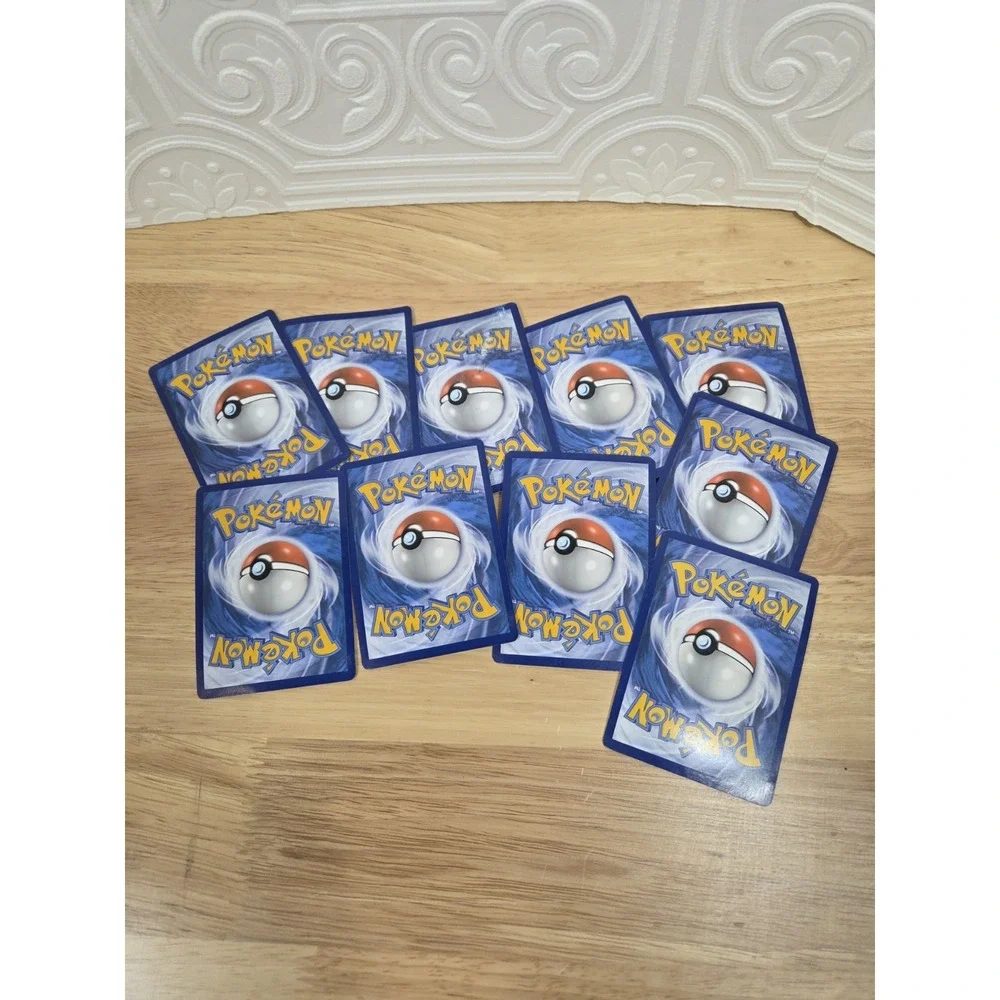 Lot Of 10 Pokémon Cards